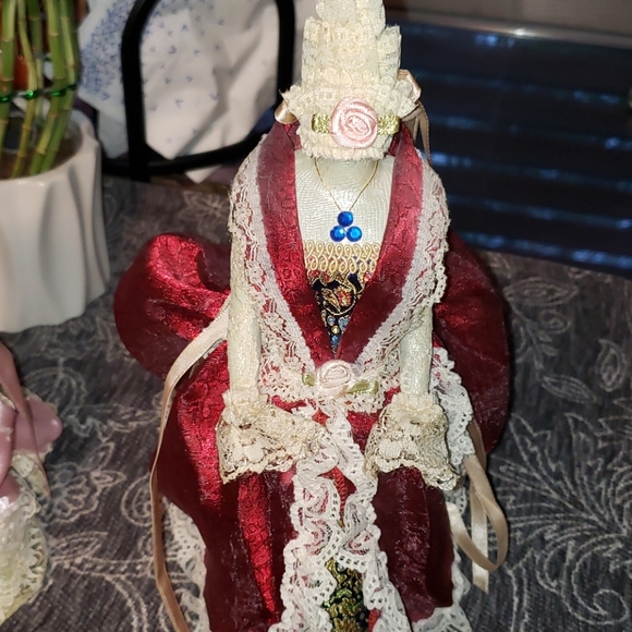 2 Victorian Gown Decor~Good Cond - Picture 8 of 15